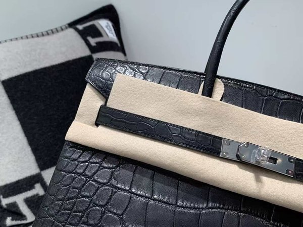 Hermès Birkin 35 Noir Matte Alligator x Palladium Hardware