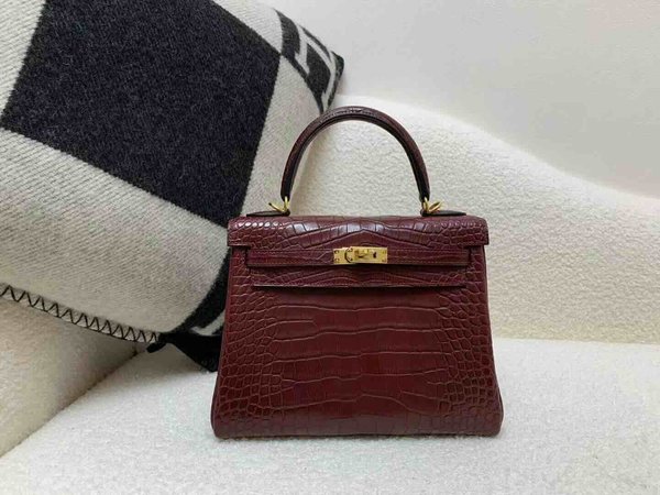 Hermès Kelly 25 Matte American Alligator Saddle Red (Rouge Sellier) x Gold Hardware — Customer Order