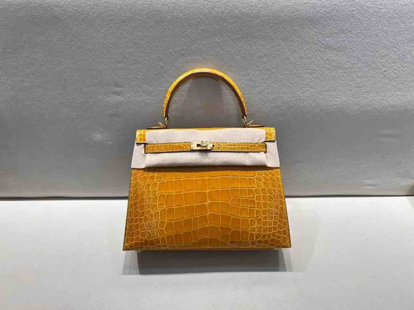 Hermès Kelly 25 Shiny American Alligator Amber Yellow (9D) x Gold Hardware