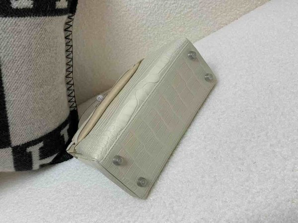 Hermès Kelly 25 Matte Alligator Glacier White (8L) x Palladium Hardware