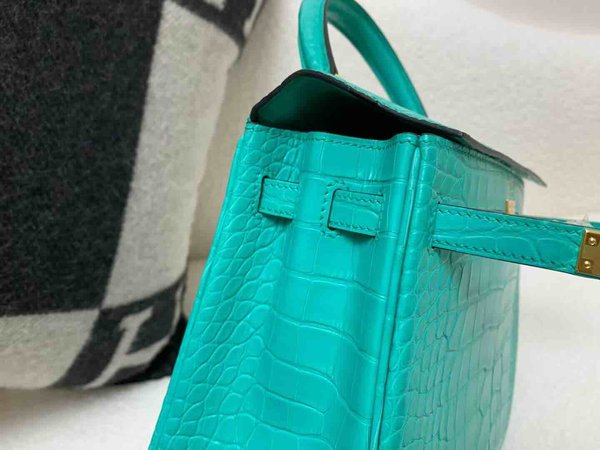 Hermès Kelly 25 Matte Alligator Lagoon with Gold Hardware