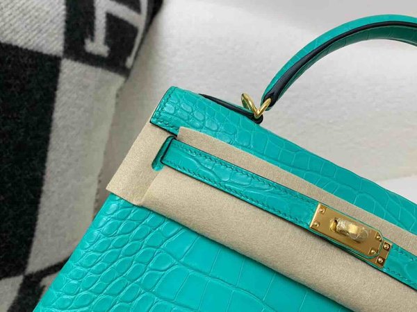 Hermès Kelly 25 Matte Alligator Lagoon with Gold Hardware