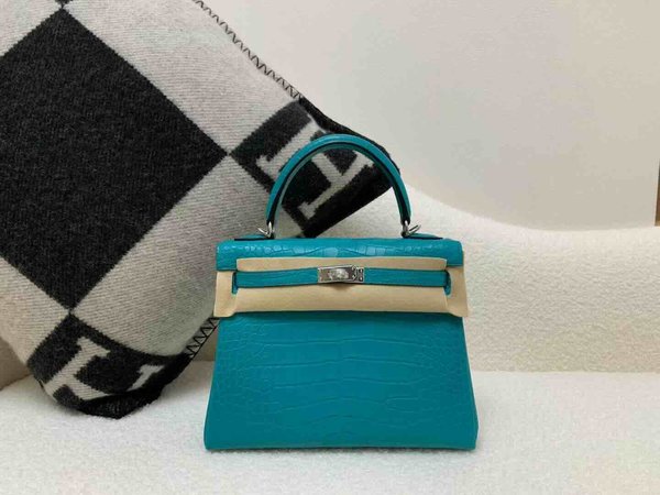Hermès Kelly 25 Alligator Shiny Blue Paon (7F Peacock Blue) with Palladium Hardware