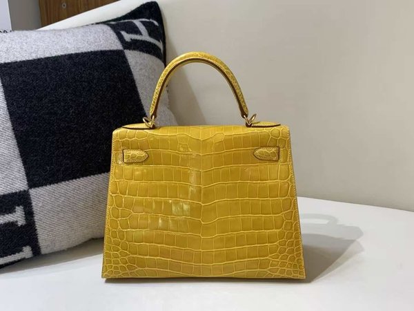 Hermès Kelly 25 Sellier Shiny Porosus Crocodile Jaune Citron Gold Hardware