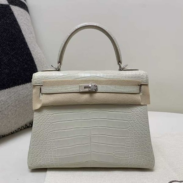 Hermès Kelly 25 Gris Perle Niloticus Crocodile Palladium Hardware