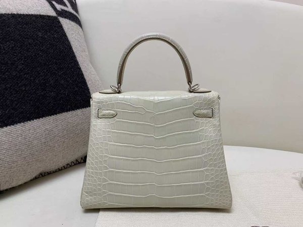Hermès Kelly 25 Gris Perle Niloticus Crocodile Palladium Hardware