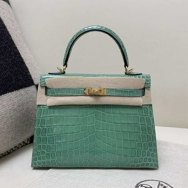 Hermès Kelly 25 Vert Jade Niloticus Crocodile Gold Hardware