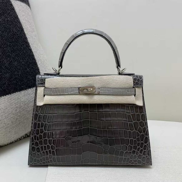 Hermès Kelly 25 Shiny Niloticus Crocodile 88 Graphite with Etoupe – Palladium Hardware