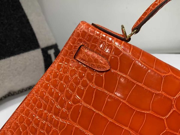 Hermès Kelly 28 Shiny American Alligator Orange – Gold Hardware