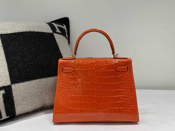 Hermès Kelly 28 Shiny American Alligator Orange – Gold Hardware