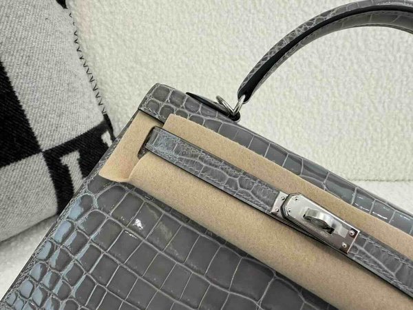 Hermès Kelly 25 Shiny Niloticus Crocodile Crystal Grey x Palladium Hardware