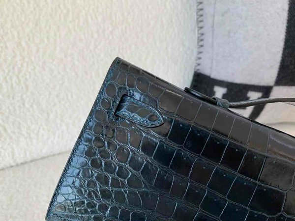 Hermès Kelly Cut 31 Shiny Porosus Crocodile Vert Rousseau x Gold Hardware