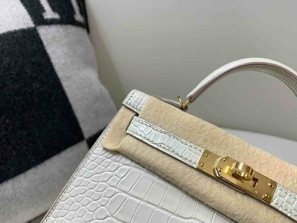Hermès Mini Kelly II Matte Alligator Glacier White x Gold Hardware