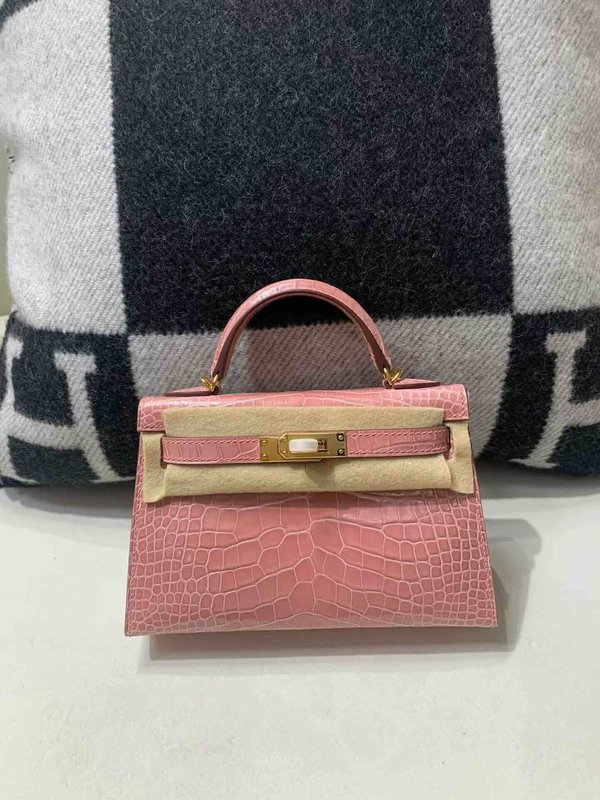 Hermès Mini Kelly II Shiny Alligator India Pink x Gold Hardware