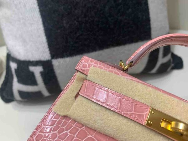 Hermès Mini Kelly II Shiny Alligator India Pink x Gold Hardware