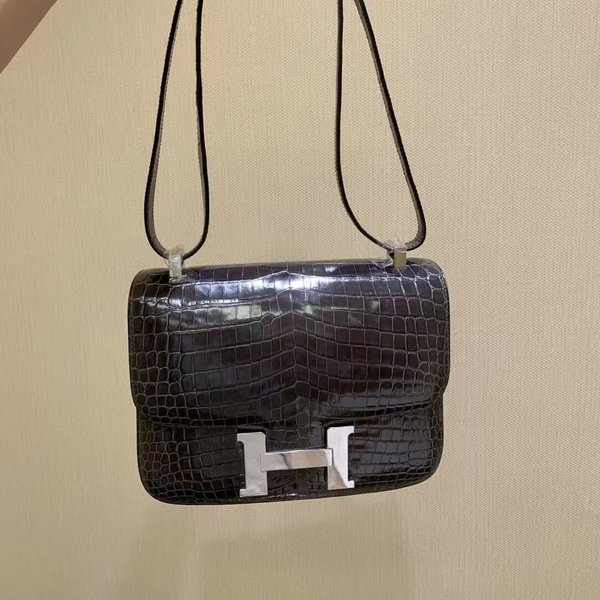 Hermès Constance 18 in Shiny Porosus Crocodile, Noir, Palladium Hardware