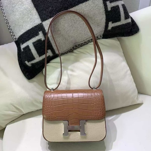 Hermès Constance 18 – Matte Alligator Gold / Palladium Hardware