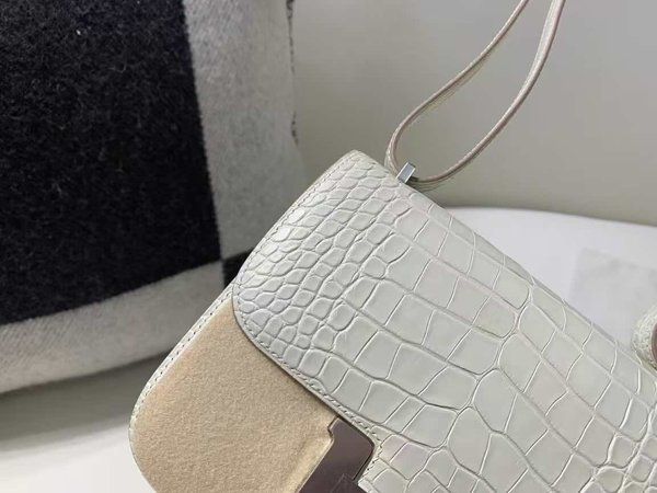 Hermès Constance Mini 18 Lizard Gris Perle with Palladium Hardware