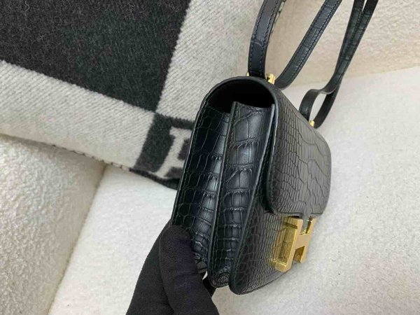 Hermès Constance 19 Matte Alligator Noir x Gold Hardware