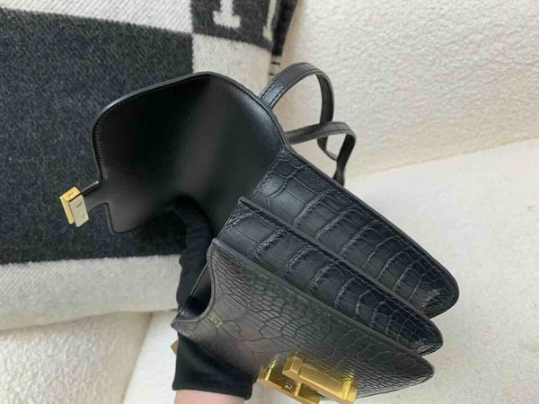 Hermès Constance 19 Matte Alligator Noir x Gold Hardware