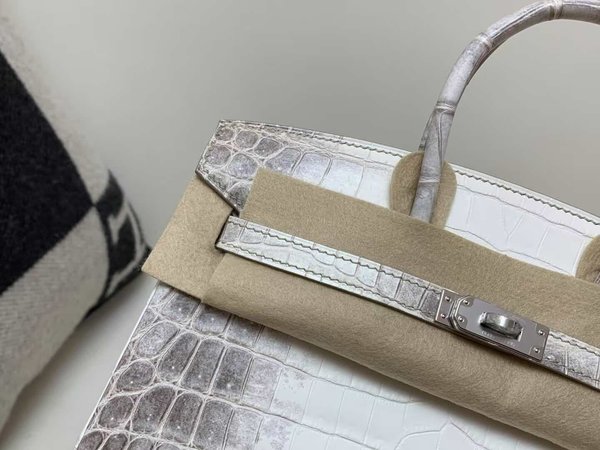 Hermès Birkin 25 Himalaya Niloticus Crocodile with Palladium Hardware