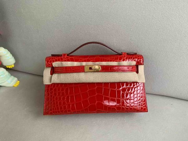 Hermès Pochette Shiny Alligator Rouge Casaque with Gold Hardware