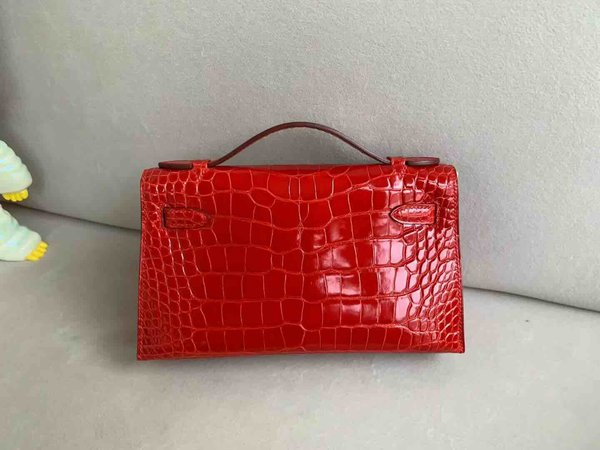 Hermès Pochette Shiny Alligator Rouge Casaque with Gold Hardware