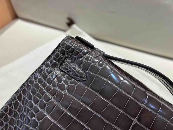 Hermès PochetteShiny Alligator Graphite (88) with Palladium Hardware