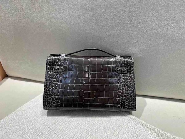 Hermès PochetteShiny Alligator Graphite (88) with Palladium Hardware