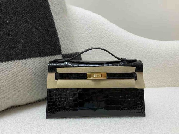 Hermès Pochette Shiny Alligator Black – Gold Hardware