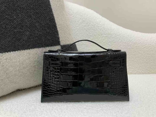 Hermès Pochette Shiny Alligator Black – Gold Hardware