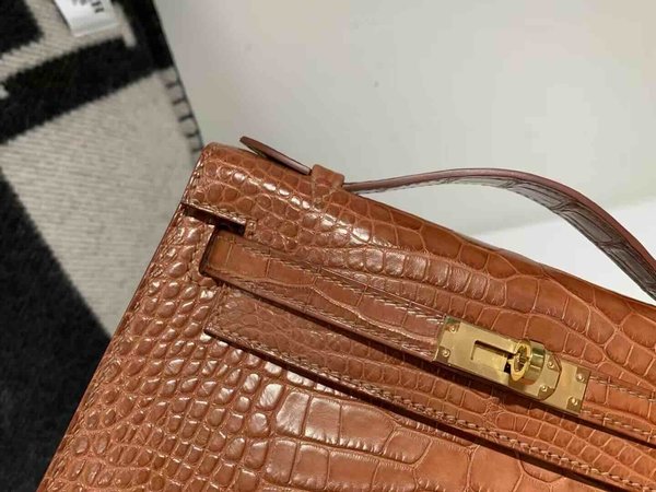 Hermès Kelly Pochette Matte Alligator Gold Gold Hardware