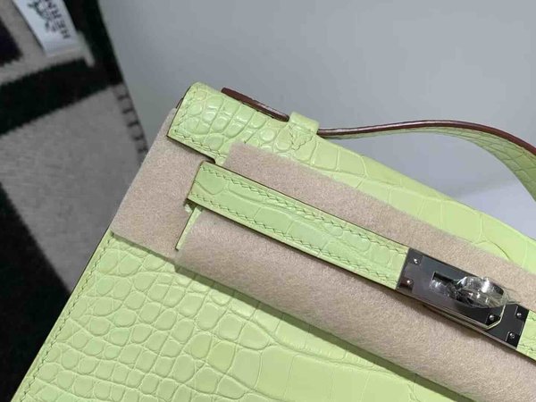 Hermès Kelly Pochette Matte Alligator Vert Yucca Palladium Hardware