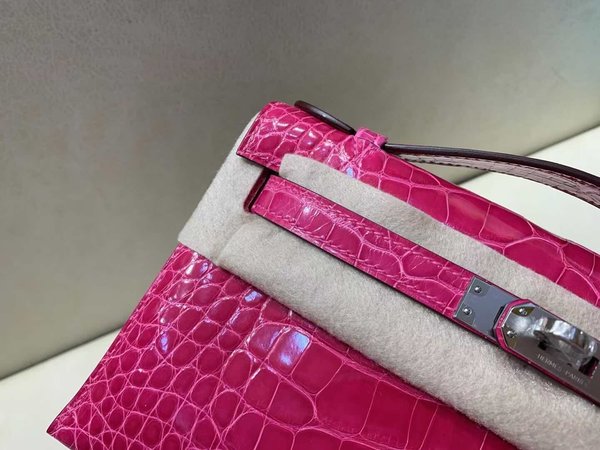 Hermès Kelly Pochette Fuchsia Shiny Alligator Leather / Palladium Hardware
