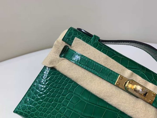 Hermès Kelly Pochette Shiny Alligator Vert Veronese GHW