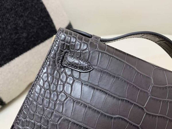 Hermès Kelly Pochette Shiny Crocodile Graphite with Silver Hardware