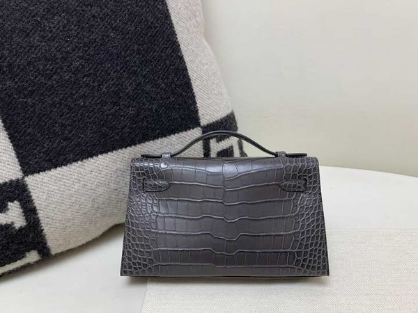 Hermès Kelly Pochette Shiny Crocodile Graphite with Silver Hardware