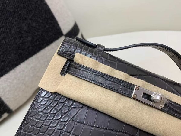 Hermès Kelly Pochette Shiny Crocodile Graphite with Silver Hardware