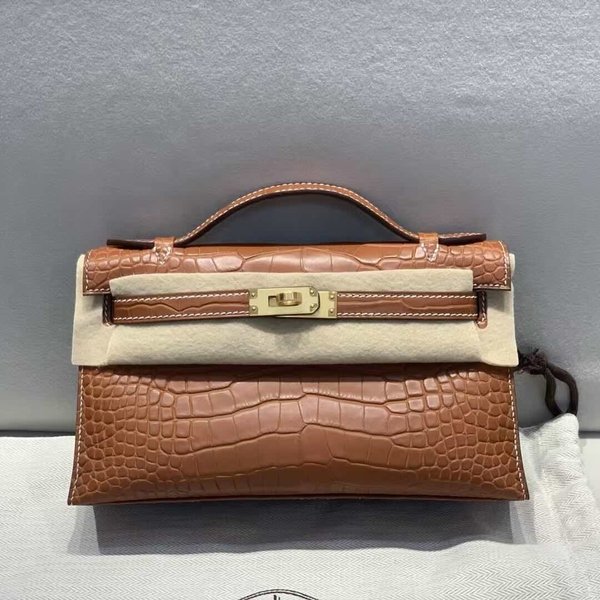 Hermès Kelly Pochette Matte Alligator Gold with Gold Hardware