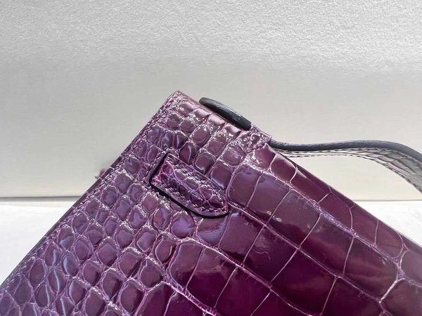 Hermès Kelly Pochette Shiny Alligator Amethyst with Palladium Hardware