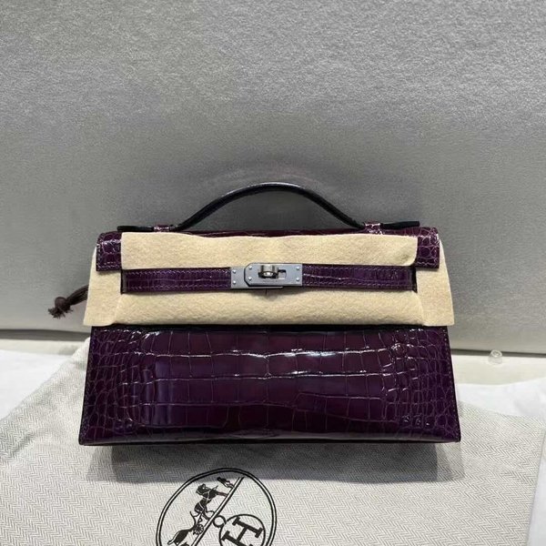 Hermès Kelly Pochette Shiny Alligator Amethyst with Palladium Hardware