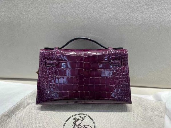 Hermès Kelly Pochette Shiny Alligator Amethyst with Palladium Hardware