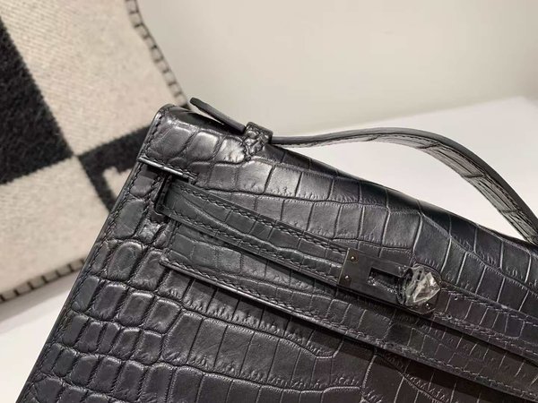 Hermès Kelly Pochette in Shiny Black Crocodile with Black Hardware