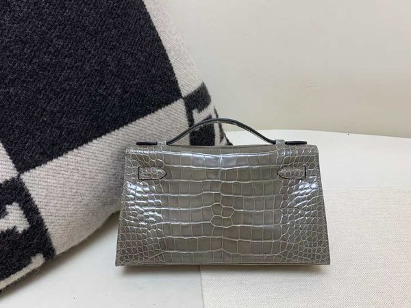 Hermès Kelly Pochette Crocodile Graphite with Palladium Hardware