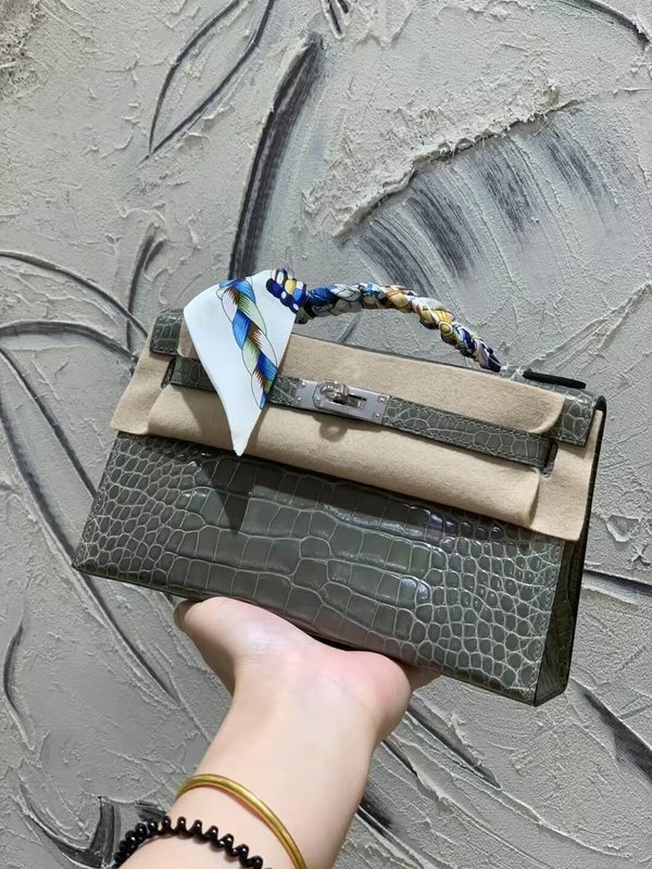 Hermès Kelly Pochette 25 Vert Cypress Shiny Alligator Bag