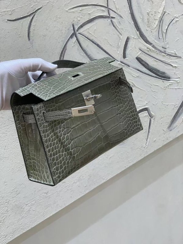 Hermès Kelly Pochette 25 Vert Cypress Shiny Alligator Bag