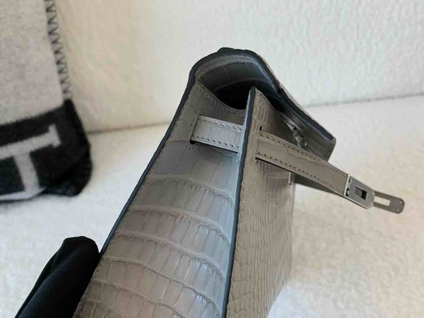 Hermès Pochette Matte Alligator Mississippiensis Gris Beton x Palladium Hardware