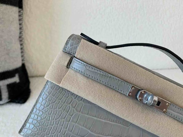 Hermès Pochette Matte Alligator Mississippiensis Gris Beton x Palladium Hardware
