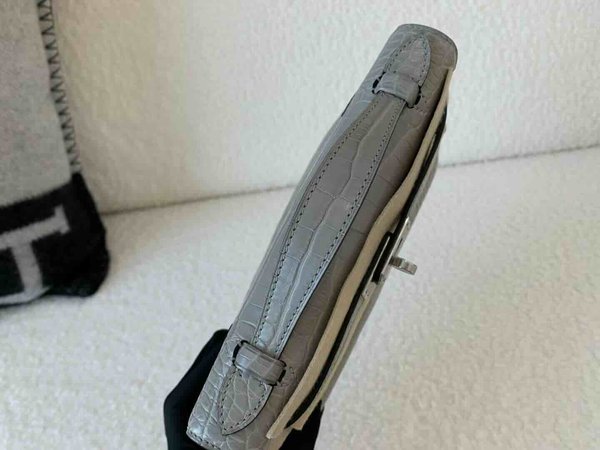 Hermès Pochette Matte Alligator Mississippiensis Gris Beton x Palladium Hardware