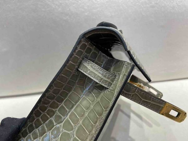 Hermès Pochette Shiny Alligator Gris Tourterelle x Gold Hardware